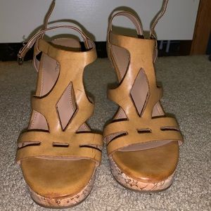 X-Appeal women’s wedged sandals Size 6.5